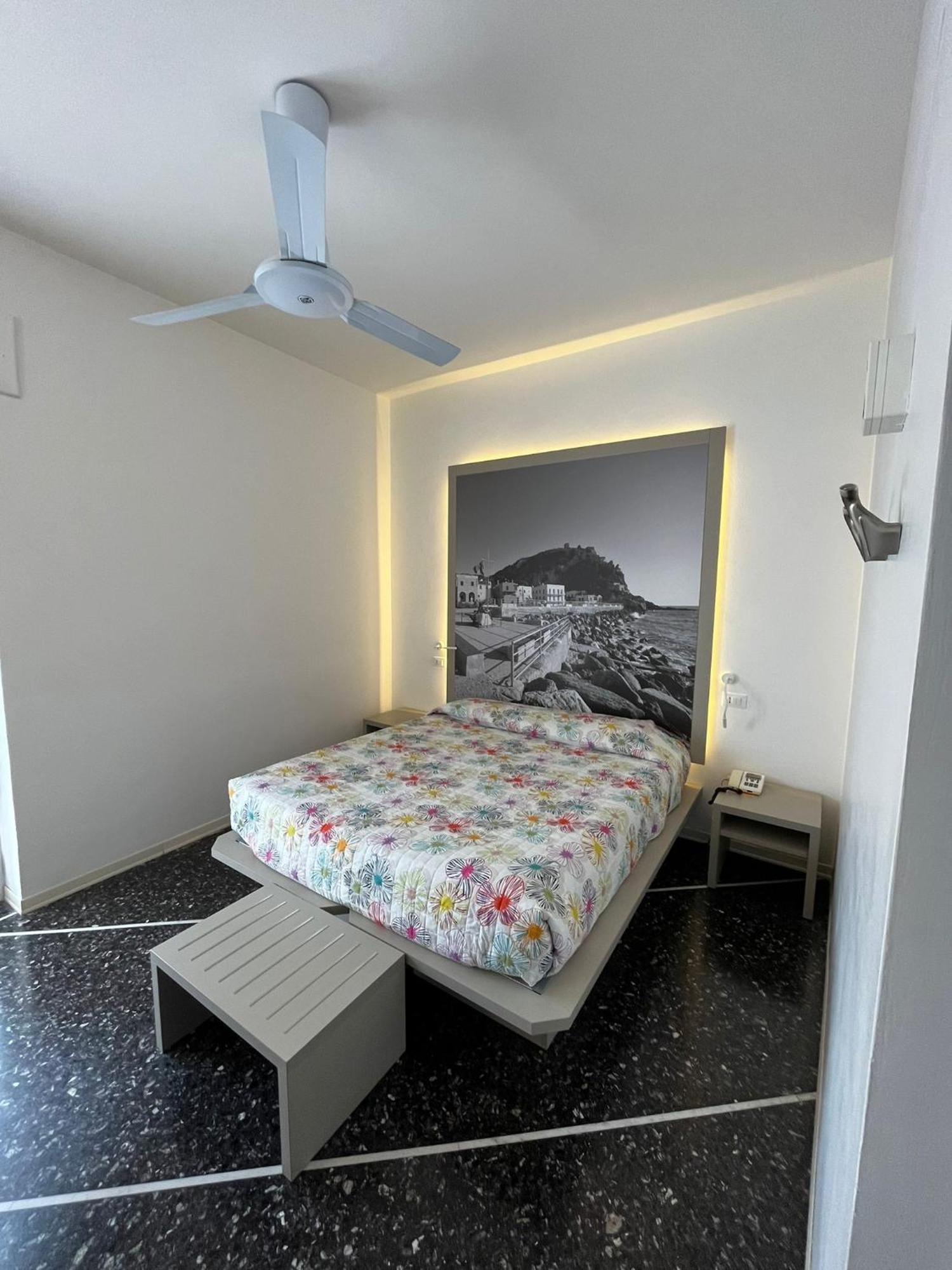 Hotel Al Capo Varigotti Exterior photo
